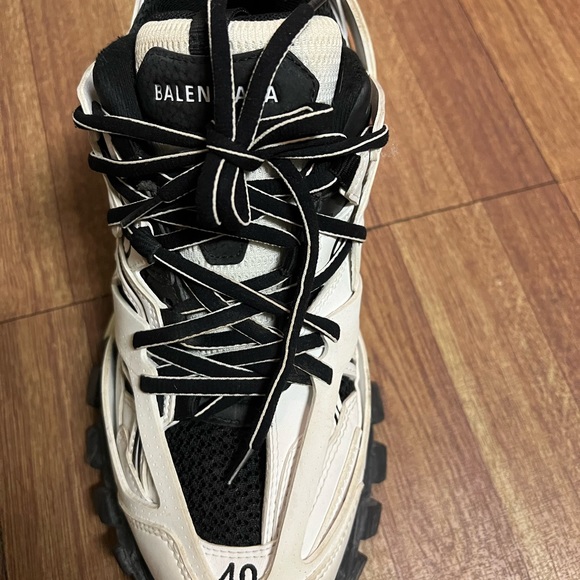 Only worn once super stylish Balenciaga track runners - Picture 2 of 5